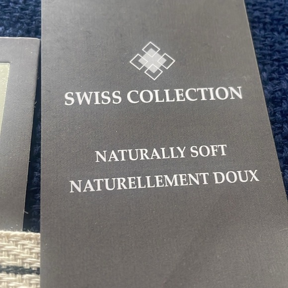 Swiss Collection - 100% Combed Cotton Blanket - Picture 5 of 6